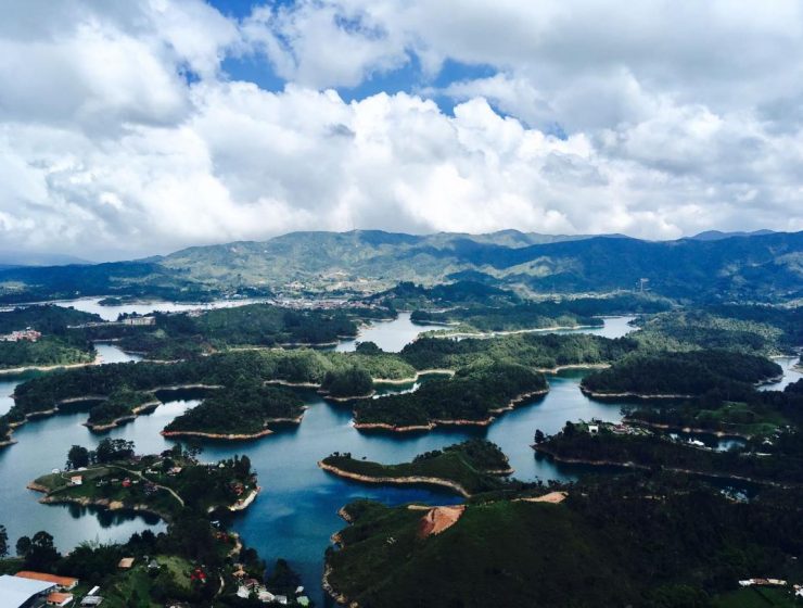 Pitorescul Guatape sau El Pueblo de Zocalos, Columbia - travelandbeauty.ro
