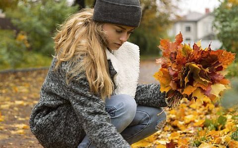 Accesorii cu care îți poți reîmprospăta garderoba de toamnă - travelandbeauty.ro